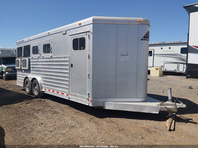 Salvage Elite Horse Trailer 20ft Image