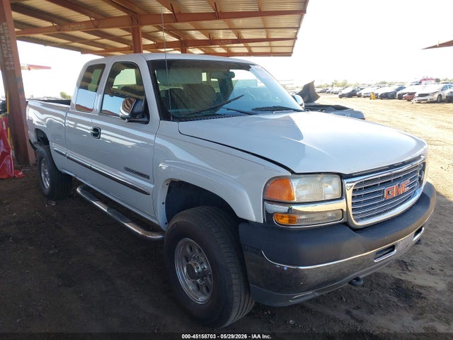 Salvage GMC Sierra 2500 Image