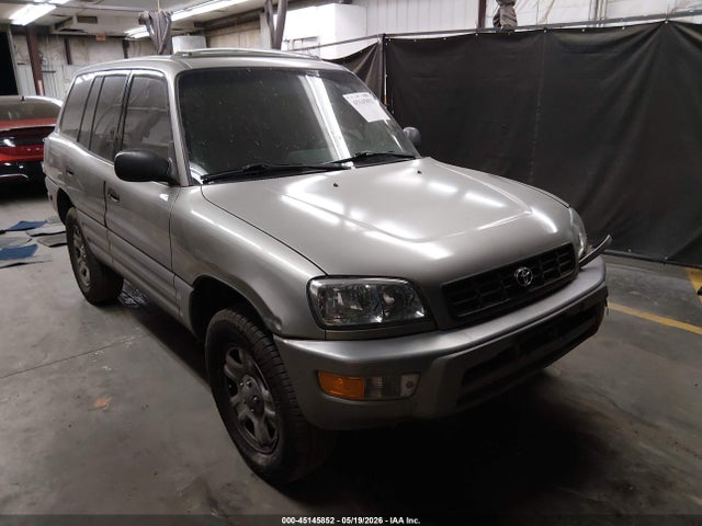 Salvage Toyota RAV4 Image