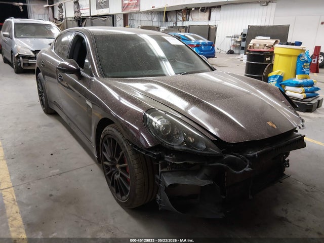 Salvage Porsche Panamera Image