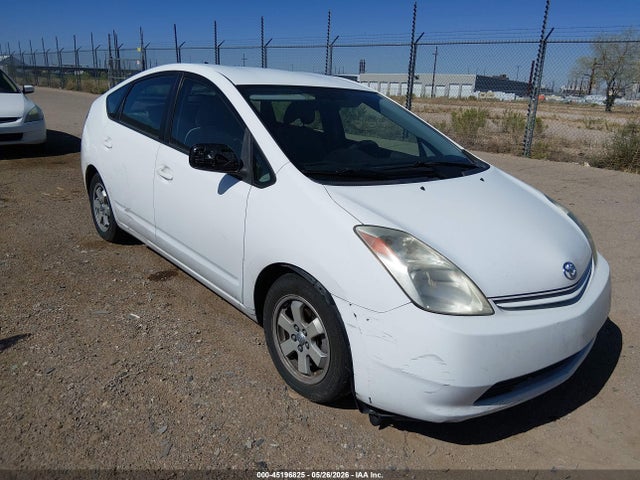 Salvage Toyota Prius Image