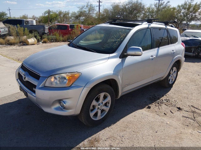 Toyota RAV4 Limited V6
