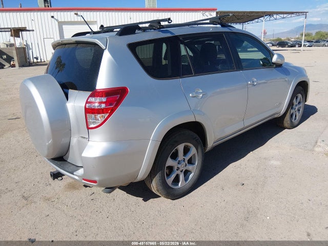 Toyota RAV4 Limited V6