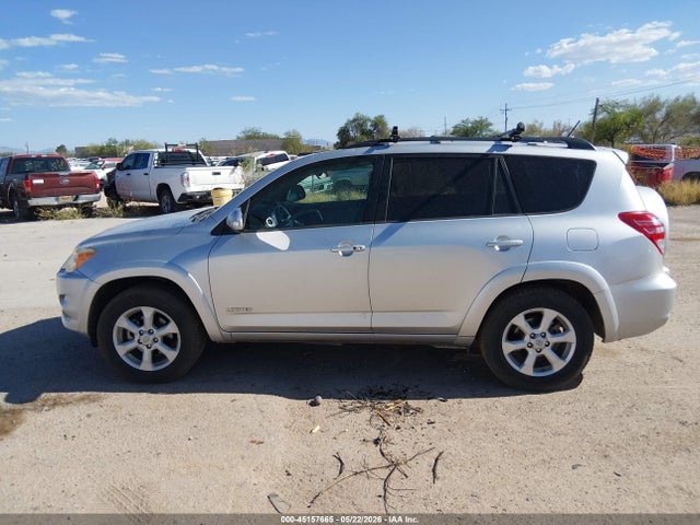 Toyota RAV4 Limited V6