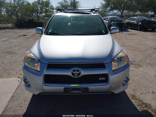 Toyota RAV4 Limited V6