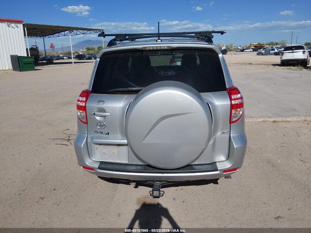 Toyota RAV4 Limited V6
