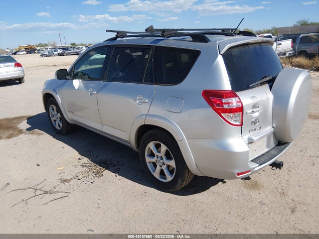 Toyota RAV4 Limited V6