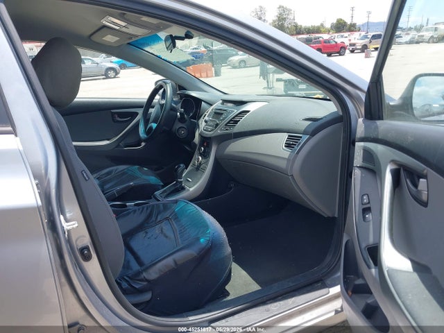 Hyundai ELANTRA Se