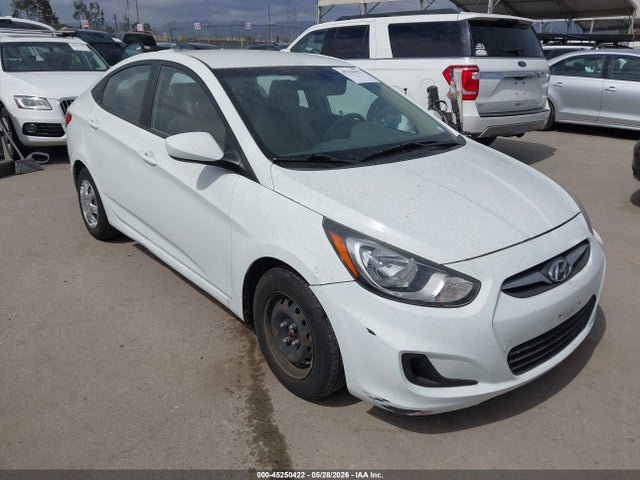 Salvage Hyundai ACCENT Image