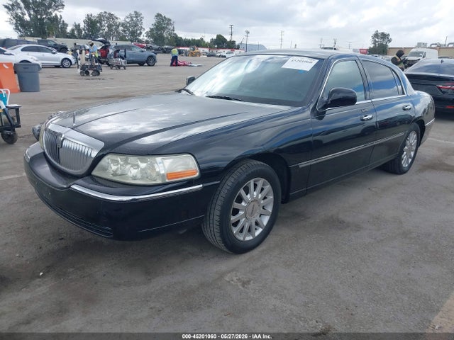 Lincoln Towncar Signature