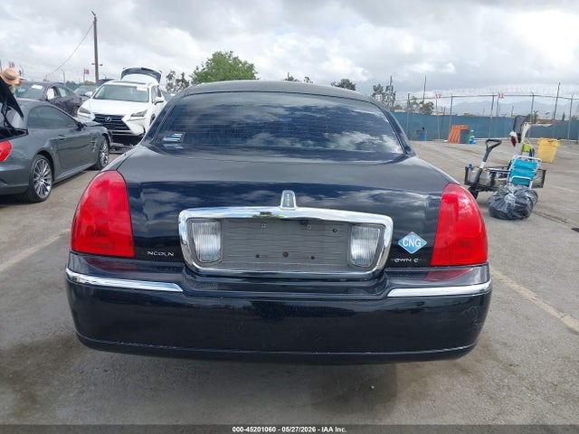 Lincoln Towncar Signature