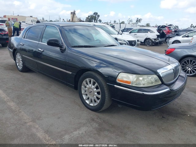 Salvage Lincoln Towncar Image