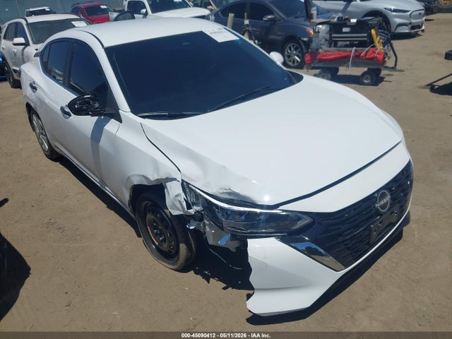Salvage Nissan Sentra Image