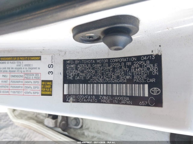Toyota Prius v Two