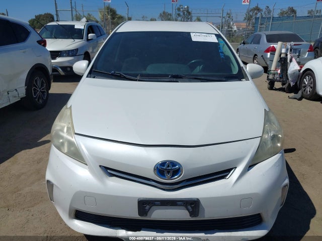 Toyota Prius v Two