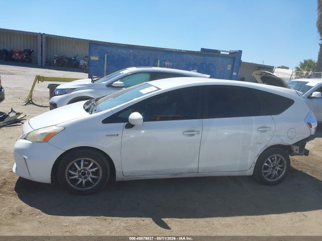 Toyota Prius v Two