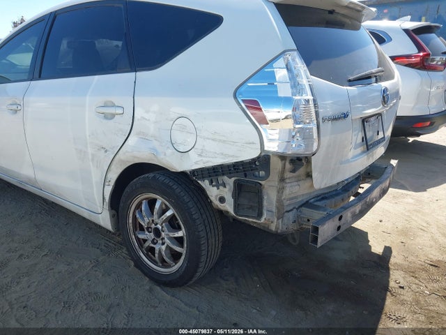 Toyota Prius v Two