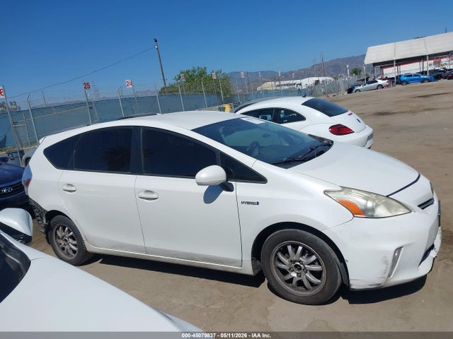 Toyota Prius v Two