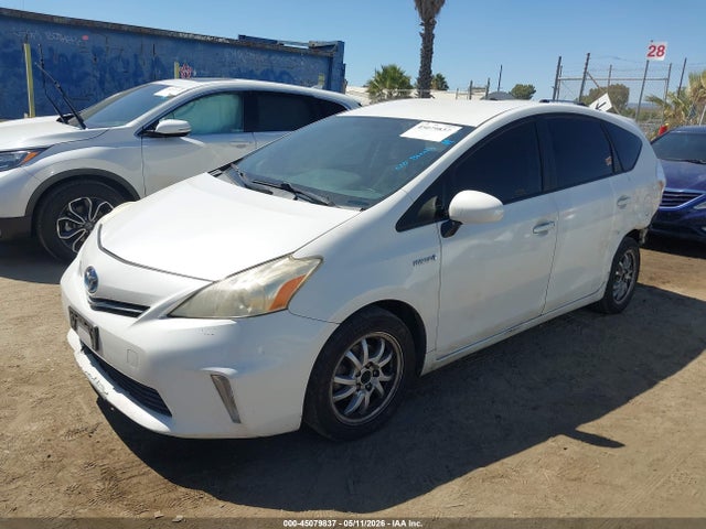 Toyota Prius v Two