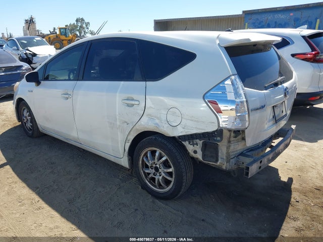 Toyota Prius v Two
