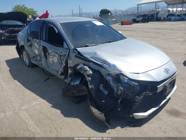 Salvage Toyota Camry Image