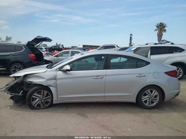 Hyundai ELANTRA Sel