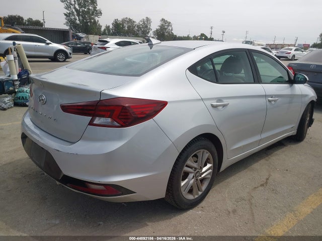 Hyundai ELANTRA Sel