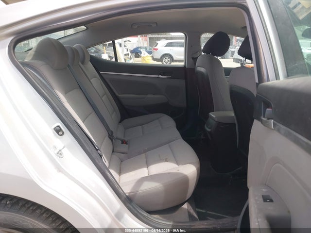 Hyundai ELANTRA Sel