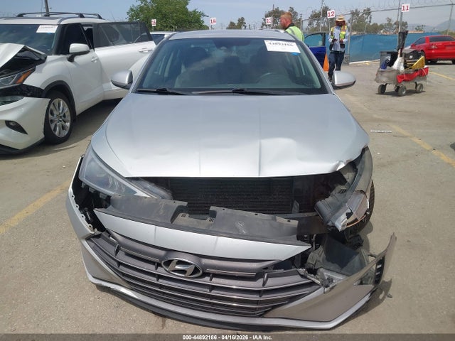 Hyundai ELANTRA Sel