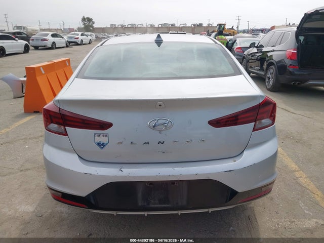 Hyundai ELANTRA Sel