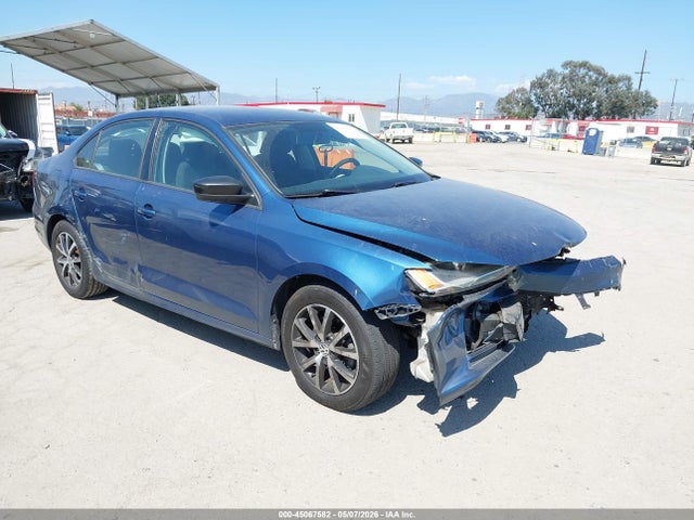 Salvage Volkswagen Jetta Image