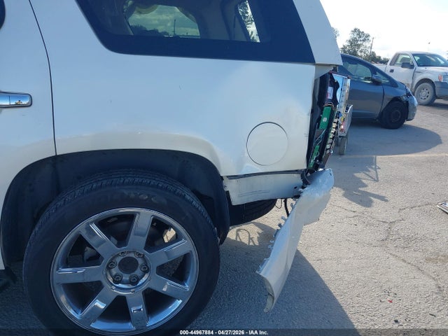 Cadillac Escalade Standard