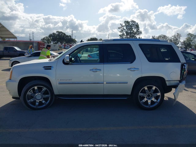 Cadillac Escalade Standard