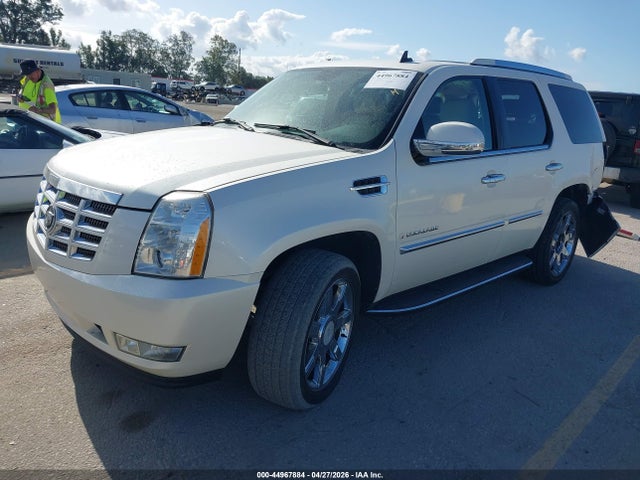 Cadillac Escalade Standard