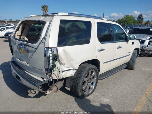 Cadillac Escalade Standard