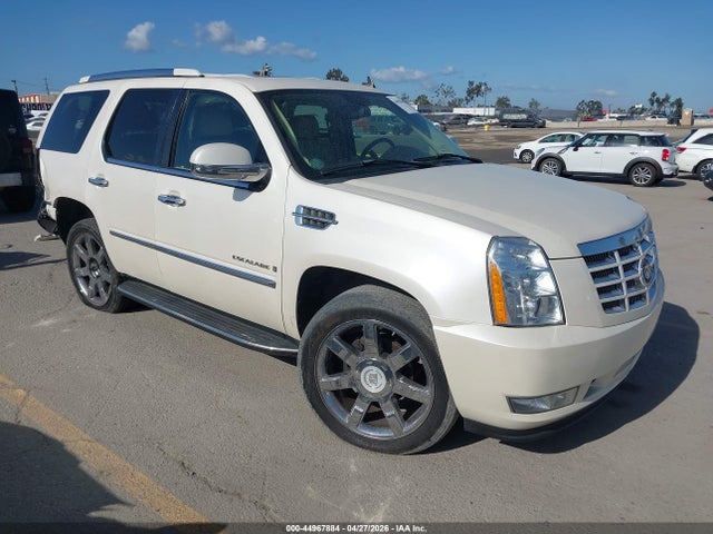 Salvage Cadillac Escalade Image
