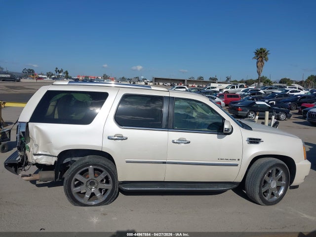 Cadillac Escalade Standard