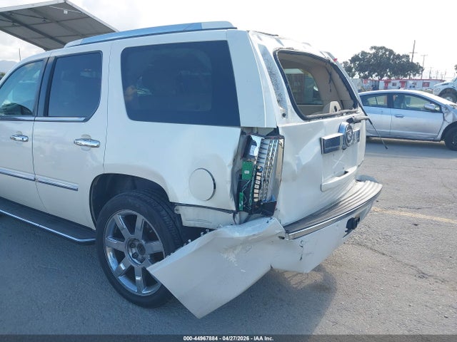 Cadillac Escalade Standard