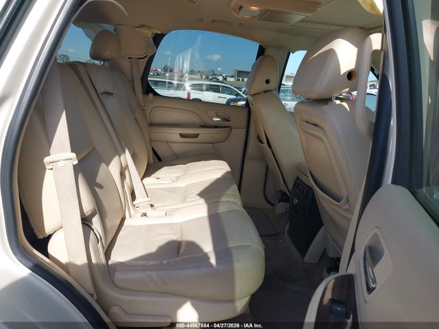 Cadillac Escalade Standard