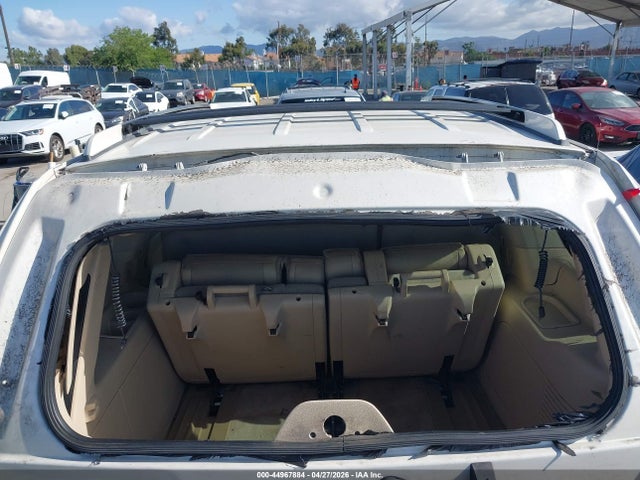Cadillac Escalade Standard