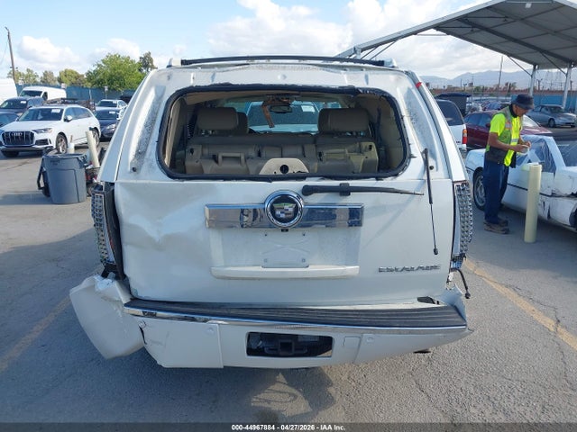 Cadillac Escalade Standard