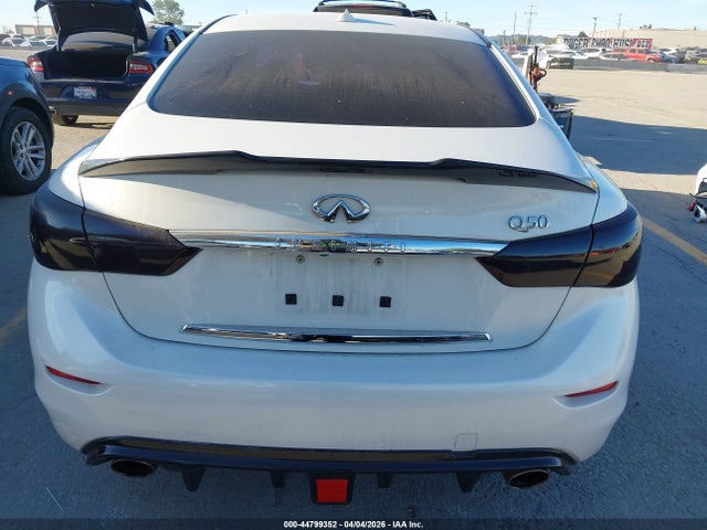 INFINITI Q50 Premium