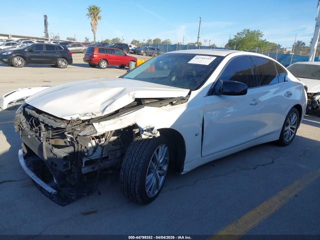INFINITI Q50 Premium