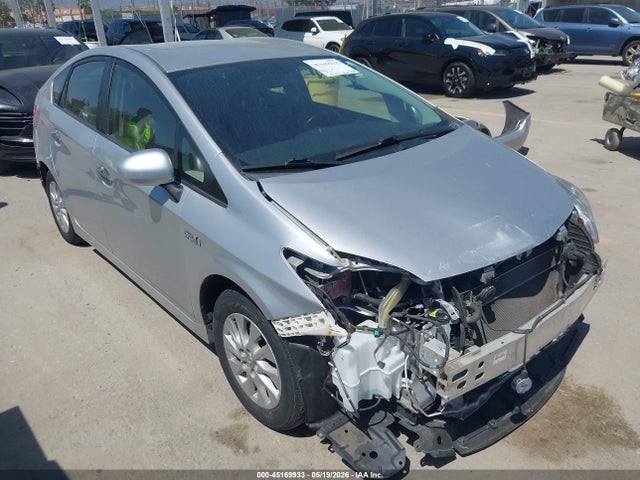 Salvage Toyota Prius Image