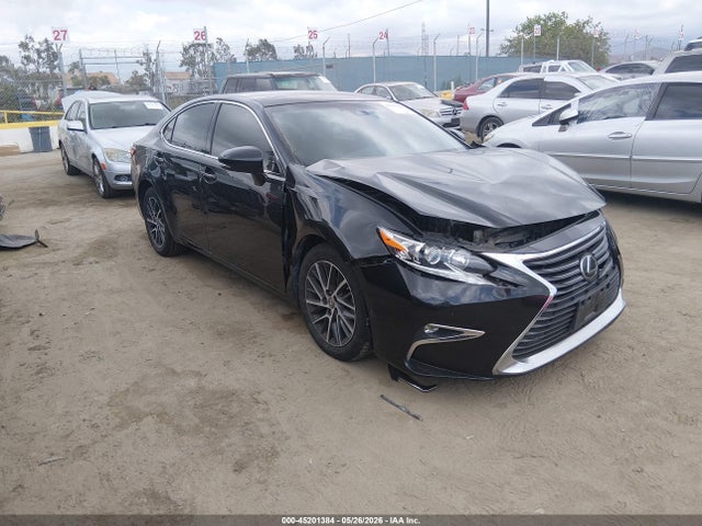 Salvage Lexus Es Image