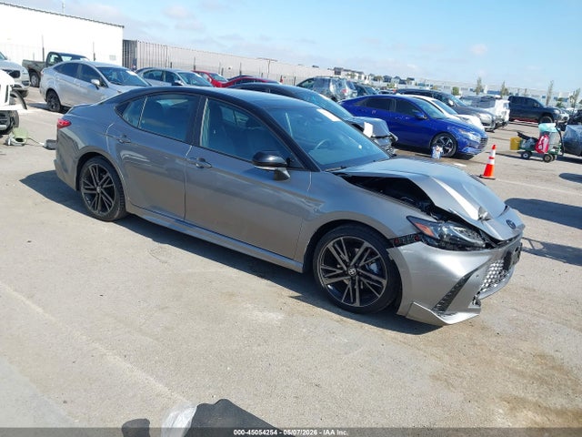 Salvage Toyota Camry Image