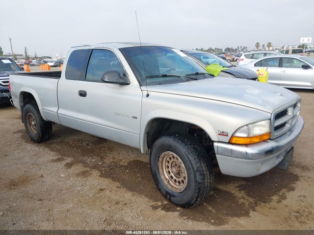 Salvage Dodge Dakota Image