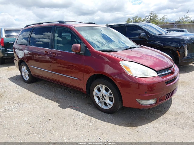 Salvage Toyota Sienna Image