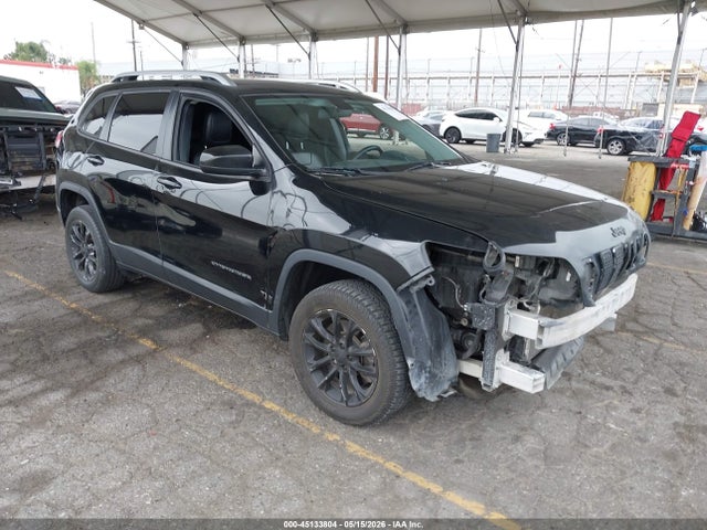 Salvage Jeep Cherokee Image