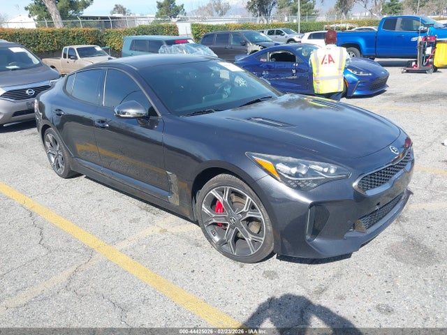 Salvage Kia Stinger Image